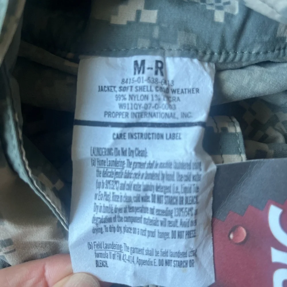 NWT ECWCS GEN III Level 5 Soft Shell Jacket US Army Men’s Sz M Camouflage‎